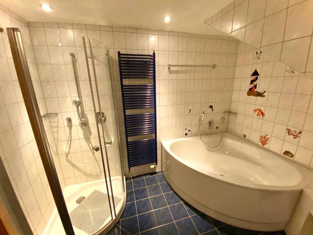 Beautiful Suites In The Center Of Gütersloh Exteriör bild